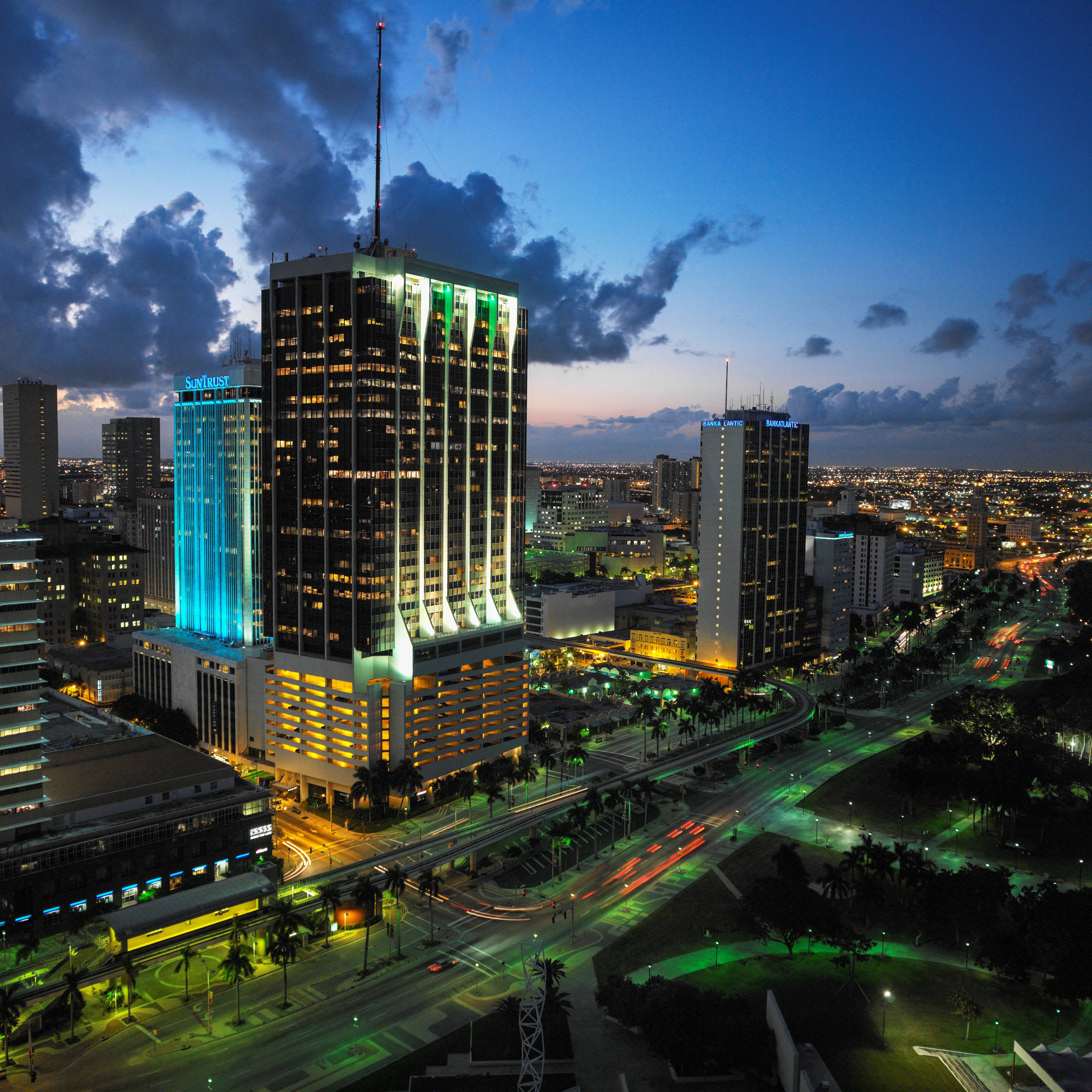 Miami, Florida skyline