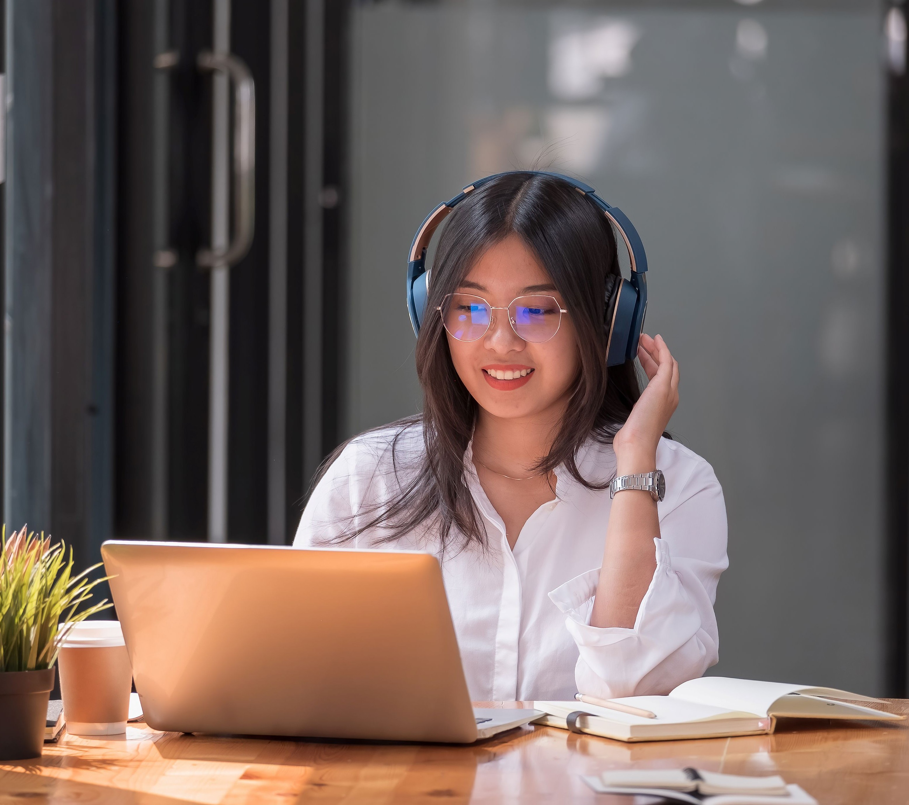 Insurance agent on a video call with her executive virtual assistant